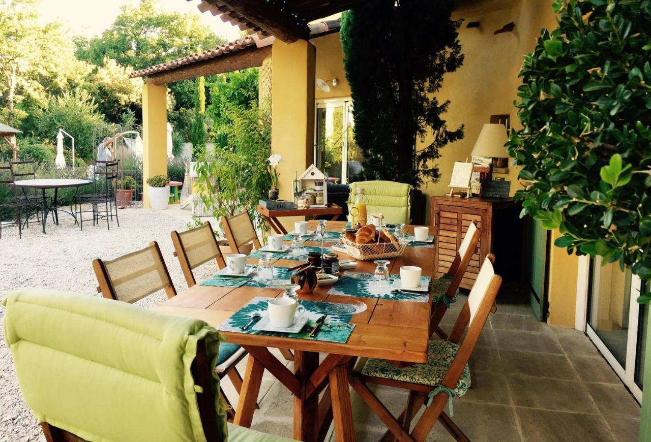 Le Mas Des Pierres Blanches Bed & Breakfast Venasque Eksteriør bilde