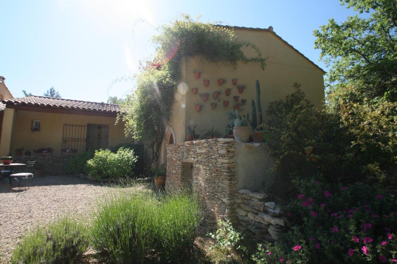 Le Mas Des Pierres Blanches Bed & Breakfast Venasque Eksteriør bilde