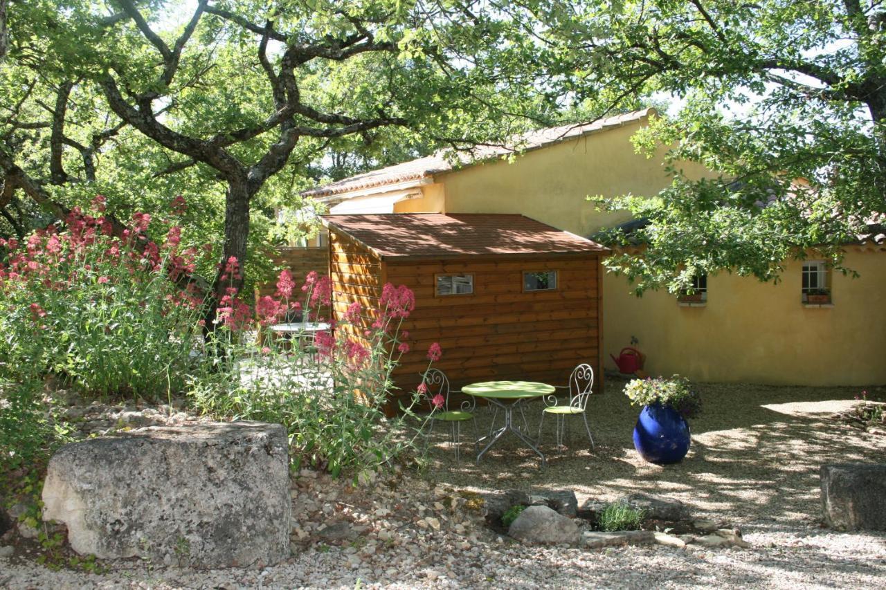 Le Mas Des Pierres Blanches Bed & Breakfast Venasque Eksteriør bilde